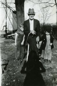 Bert Chambers visiting the Farm near Marion